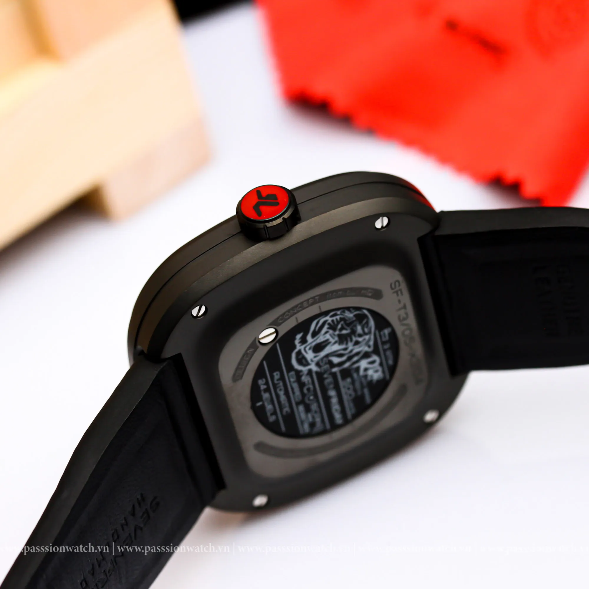 dong-ho-sevenfriday-t3-05-red-tiger-7 dong ho sevenfriday t3 05 red tiger 7 | Passion Watch