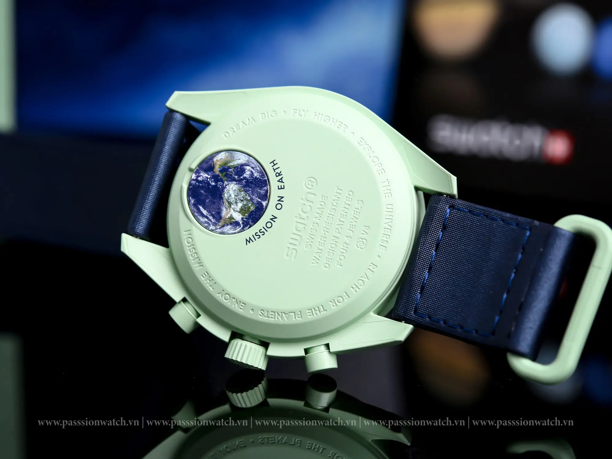 dong-ho-omega-x-swatch-bioceramic-moonswatch-mission-on-earth-so33g100-4 dong ho omega x swatch bioceramic moonswatch mission on earth so33g100 4 | Passion Watch