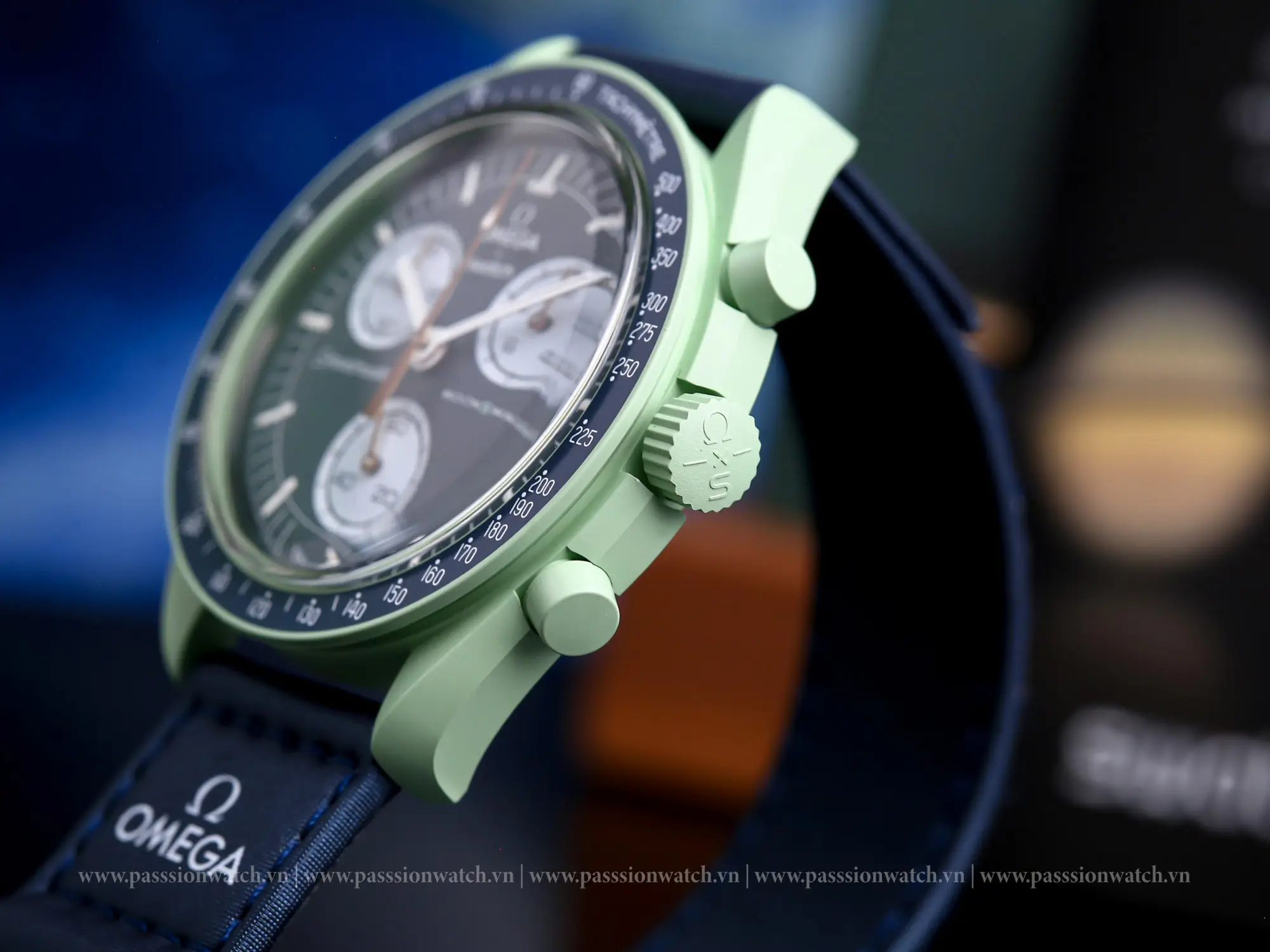dong-ho-omega-x-swatch-bioceramic-moonswatch-mission-on-earth-so33g100-7 dong ho omega x swatch bioceramic moonswatch mission on earth so33g100 7 | Passion Watch