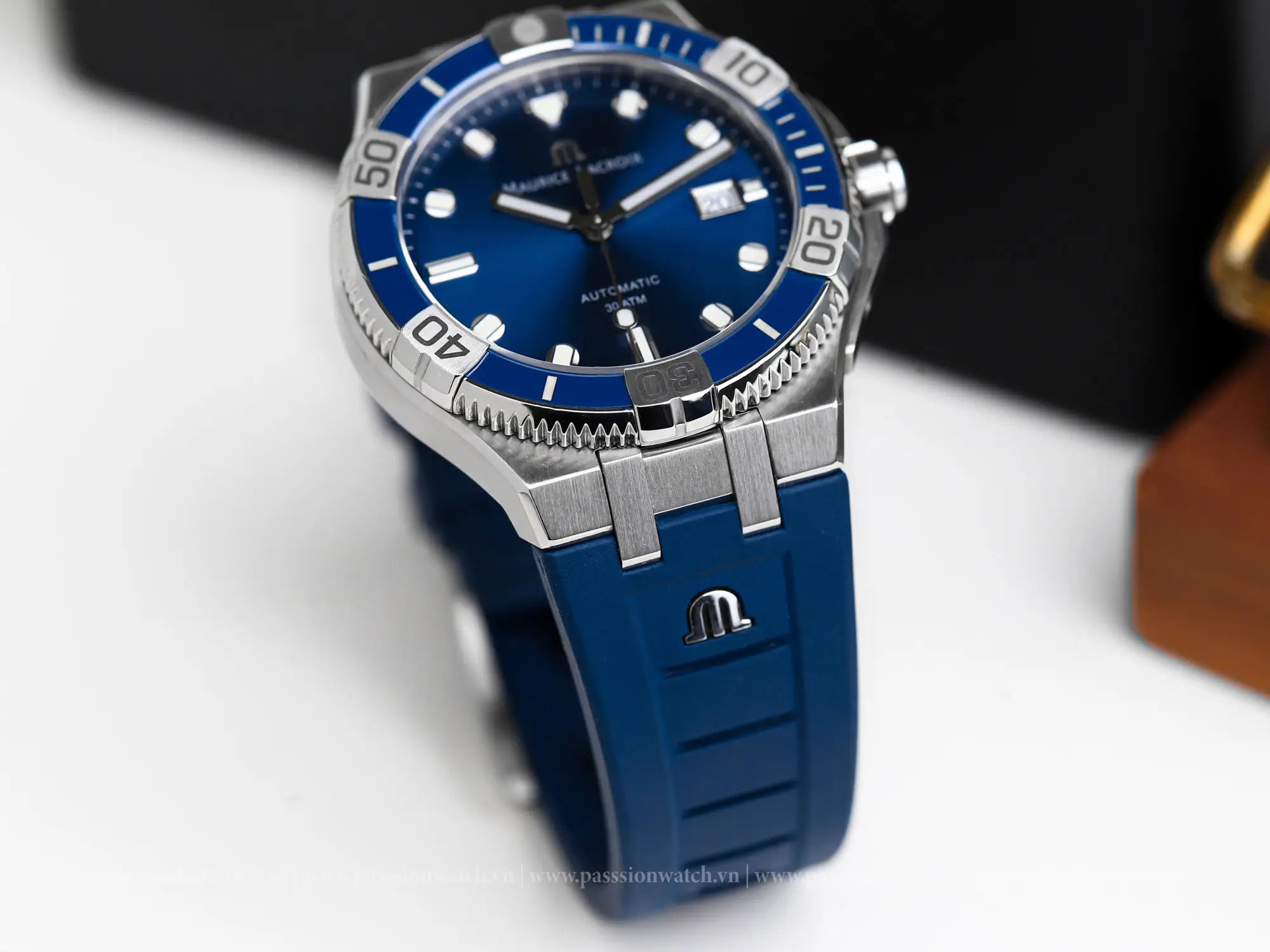dong-ho-maurice-lacroix-aikon-venturer-ai6058-ss001-430-1-8 dong ho maurice lacroix aikon venturer ai6058 ss001 430 1 8 | Passion Watch