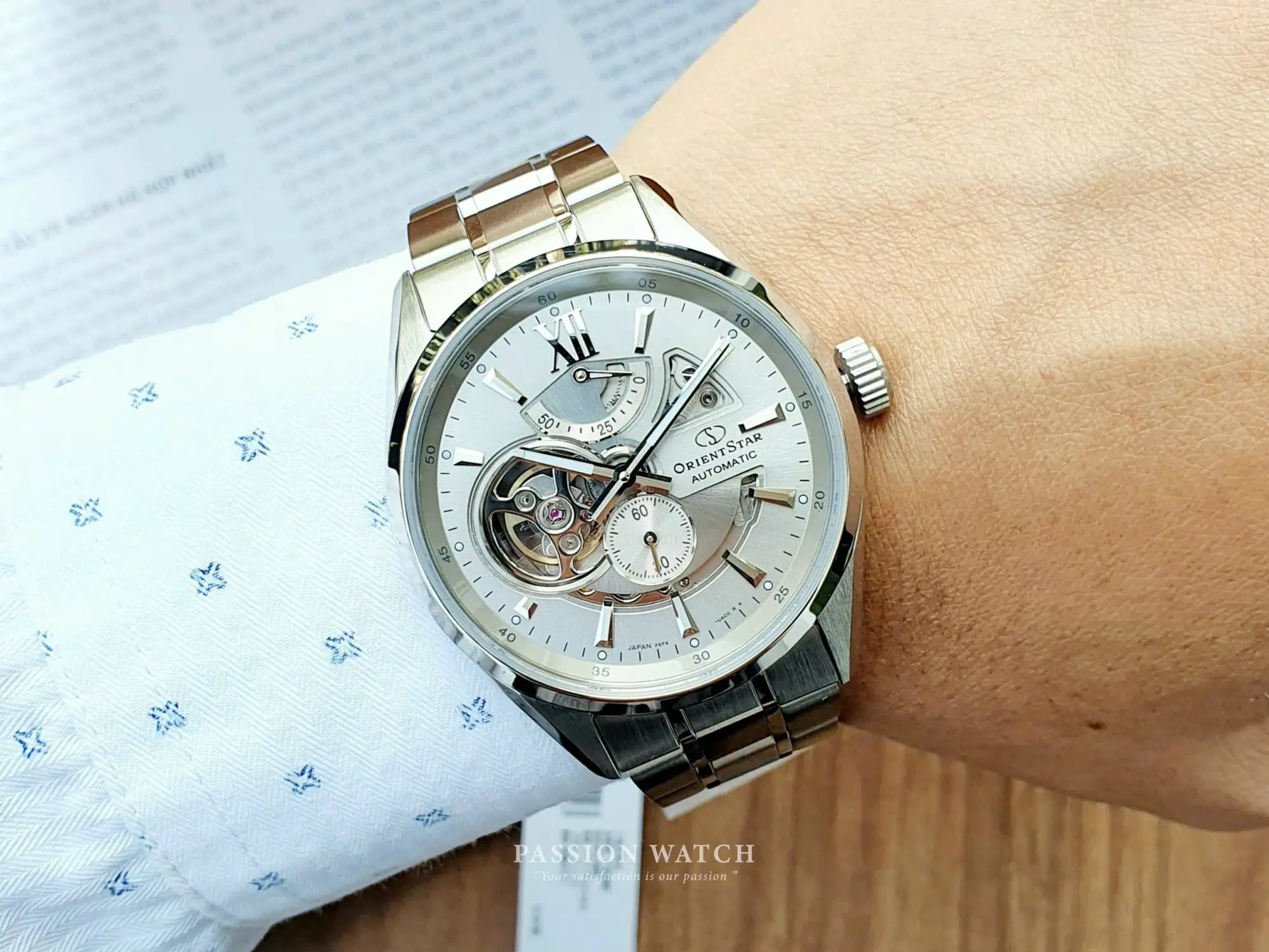 orient-star-contemporary-modern-skeleton-re-av0125s00b-3 orient star contemporary modern skeleton re av0125s00b 3 | Passion Watch
