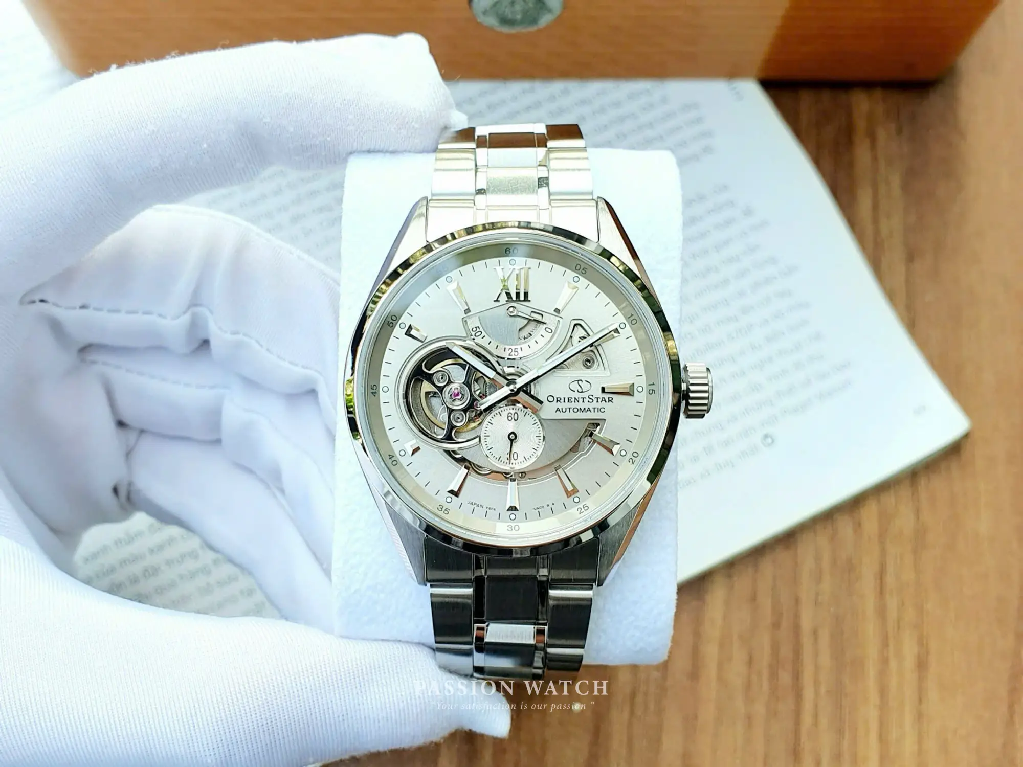 orient-star-contemporary-modern-skeleton-re-av0125s00b-4 orient star contemporary modern skeleton re av0125s00b 4 | Passion Watch