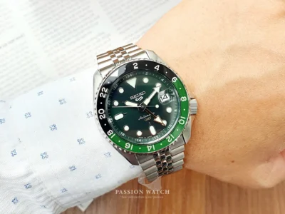seiko 5 sports gmt sbsc019 ssk035k1 6 Seiko SBSC019 trên cổ tay, kích thước 42mm vừa vặn, thiết kế thể thao nhưng vẫn sang trọng, phù hợp với phong cách năng động.
