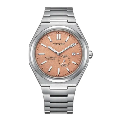 Citizen Zenshin NJ0180-80Z với mặt số màu cam nổi bật, kim giây nhỏ tại góc 4h30, lịch ngày tại góc 3h, dây và vỏ làm từ Super Titanium cao cấp.