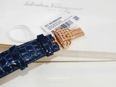 Khóa chống gập của đồng hồ Frederique Constant FC-701NSD3S4, khắc logo thương hiệu, chắc chắn và dễ dàng sử dụng.