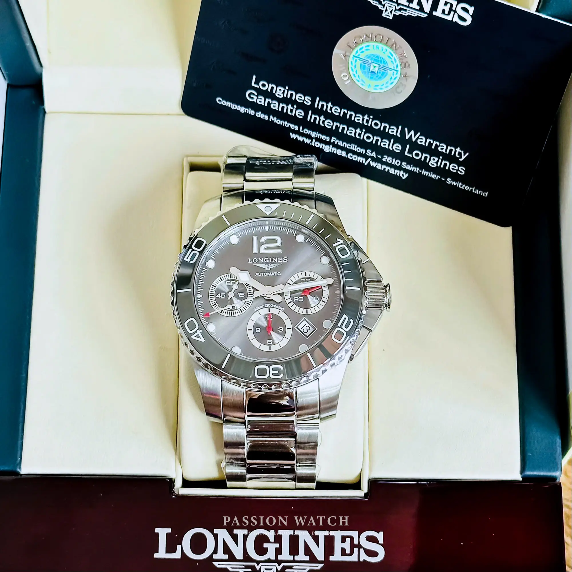 longines-hydroconquest-l3-883-4-76-6-like-new-2 Đồng hồ Longines HydroConquest L3.883.4.76.6 fullbox, tình trạng Like New, hộp sổ đầy đủ.