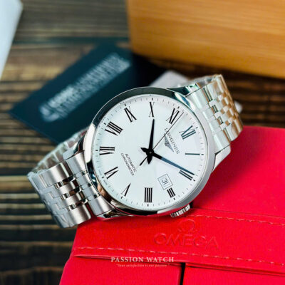 Longines Record L2.821.4.11.6 Like New nhìn nghiêng, mặt kính sapphire, thiết kế thanh lịch và đậm chất cổ điển.