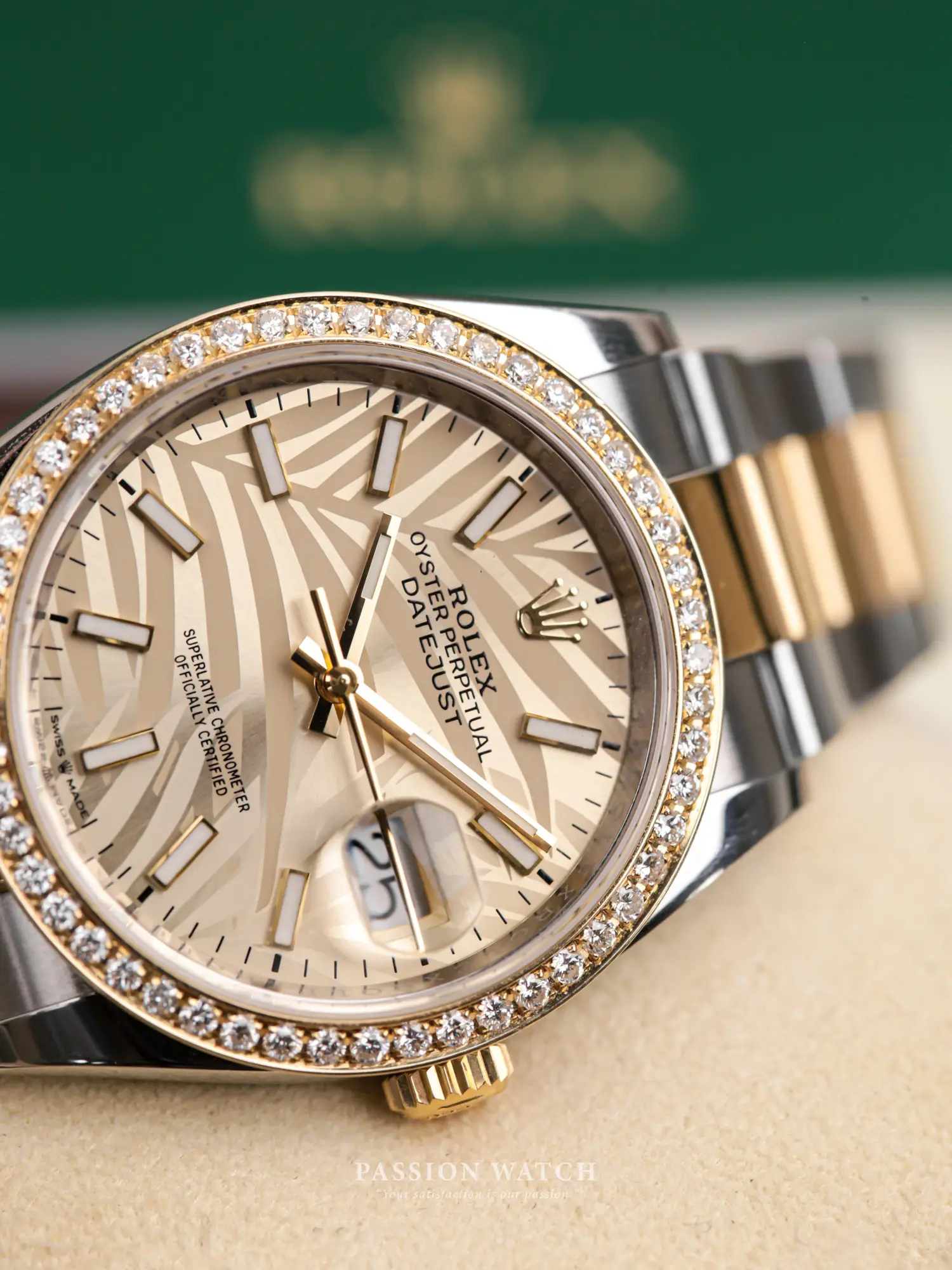 rolex datejust 36 126283 mat so la co vang vanh kim cuong custom 7 rolex datejust 36 126283 mat so la co vang vanh kim cuong custom 7 | Passion Watch