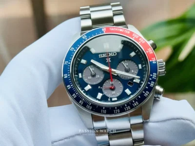 Seiko Prospex Speedtimer SSC913P1 với mặt số xanh dương nổi bật, thiết kế thể thao 3 mặt số phụ và thang đo tachymeter