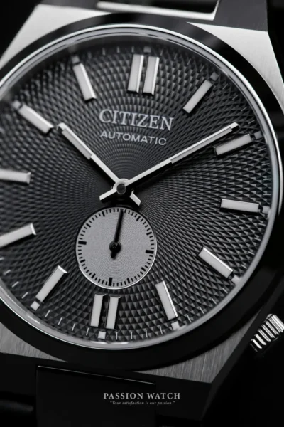 Họa tiết vân sóng trên mặt số Đồng Hồ Citizen Tsuyosa NK5010-01H