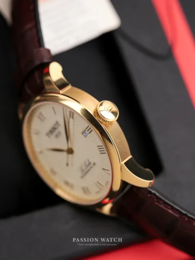 dong ho tissot le locle powermatic 80 t006 407 36 263 00 t0064073626300 6 Núm chỉnh giờ Đồng Hồ Tissot Le Locle Powermatic 80 T006.407.36.263.00 (T0064073626300) mạ vàng công nghệ PVD